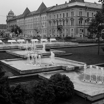 Плащадь Каунти Холл (Megyeház Square)